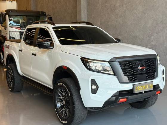 NISSAN FRONTIER 2.3 16V TURBO DIESEL PRO4X CD 4X4 AUTOMÁTICO